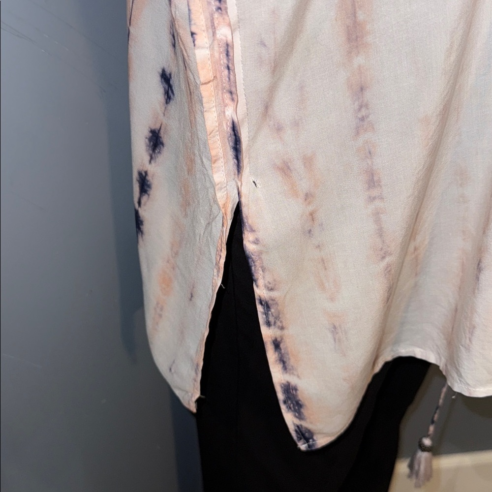 Olivaceous Tie-Dye Top - Size Medium - Picture 6 of 9